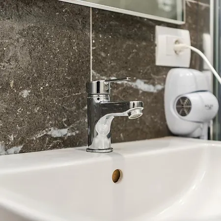 Perla Lalez Durres By Pikhost Plazhi San Pietro