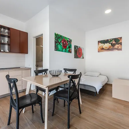 Perla Lalez Durres By Pikhost شقة فندقية