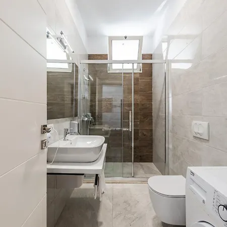 Perla Lalez Durres By Pikhost