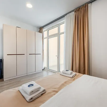 Perla Lalez Durres By Pikhost Plazhi San Pietro