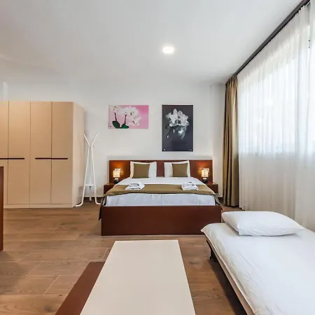 Perla Lalez Durres By Pikhost