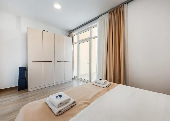 Perla Lalez Durres By Pikhost Plazhi San Pietro