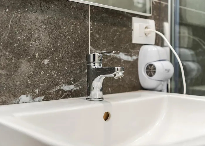 Perla Lalez Durres By Pikhost Plazhi San Pietro