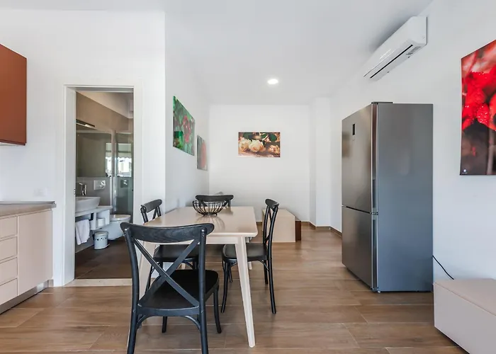 Perla Lalez Durres By Pikhost 3*