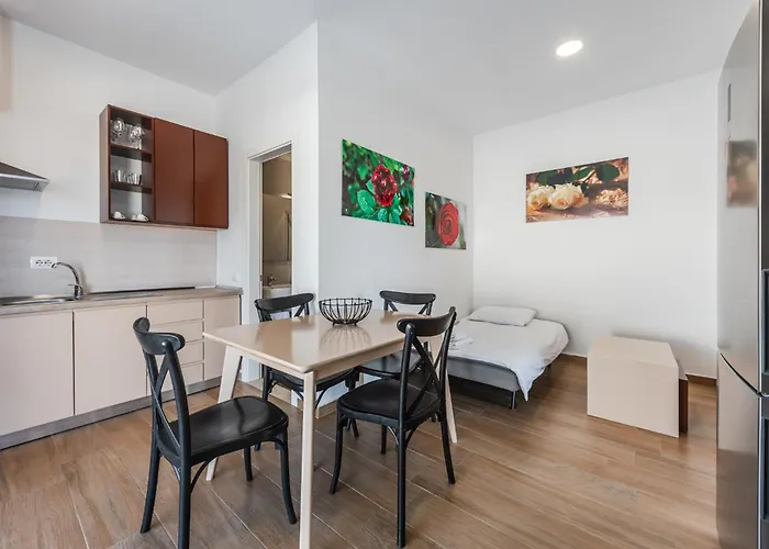 Perla Lalez Durres By Pikhost Aparthotel