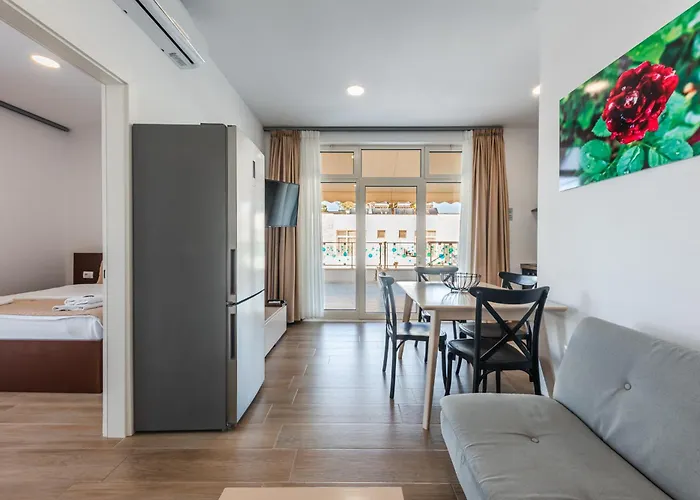 Perla Lalez Durres By Pikhost 3*