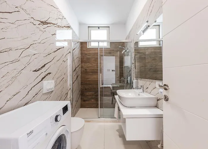 Perla Lalez Durres By Pikhost