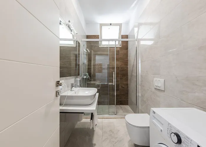 Perla Lalez Durres By Pikhost